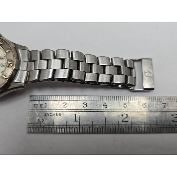 Swiss Military 0930663 100 m Quartz Field Watch White Dial Date New Battery 32mm - Picture 9 of 13